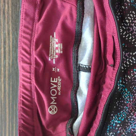 Ardene workout 3/4 leggings - Picture 2 of 7